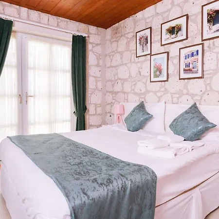 Begonvil By Aliki מלון 2*