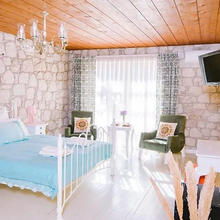 מלון Begonvil By Aliki אלאקאטי