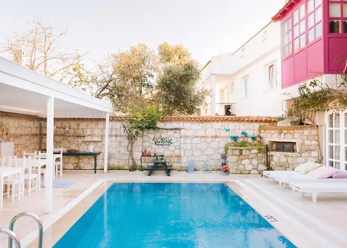 Begonvil By Aliki Alacati